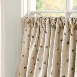 Bees Café Style Unlined Slot Top Single Curtain - thumbnail 2