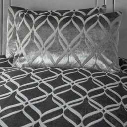 Belfort Duvet Cover and Pillowcase Set - thumbnail 3