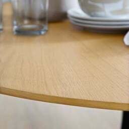 Arlette 4 Seater Round Dining Table, Solid Oak and Oak Veneer - thumbnail 3