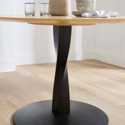 Arlette 4 Seater Round Dining Table, Solid Oak and Oak Veneer - thumbnail 2
