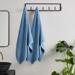 Set of 2 Catherine Lansfield Quick Dry Bath Sheets - thumbnail 1