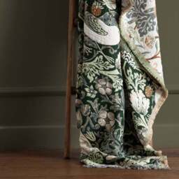 Morris & Co. Strawberry Thief Throw Blanket 130cm x 170cm - thumbnail 6