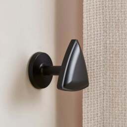 Set of 2 Triangle Curtain Hooks - thumbnail 2