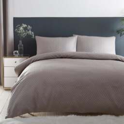 Cassie Silver Duvet Cover and Pillowcase Set - thumbnail 1