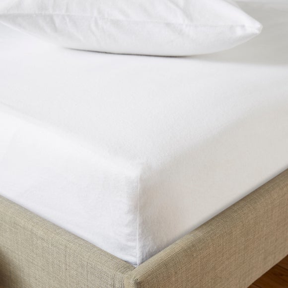 Soft & Cosy Luxury 100% Brushed Cotton Fitted Sheet - image 1