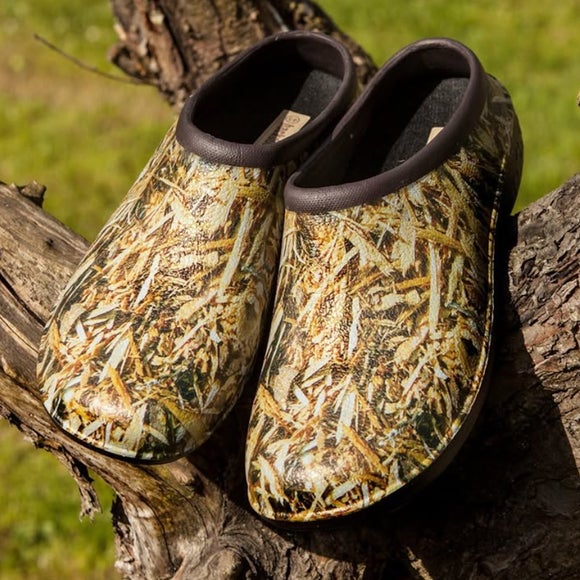 Backdoorshoes Men's Mulchwood Garden Clogs - image 1