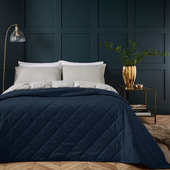 Castleton Quilted Bedspread - image 1