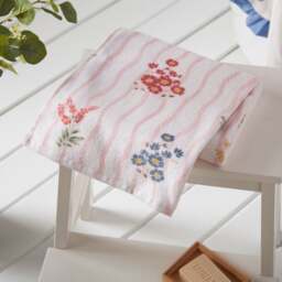 Heart and Soul Floral Cotton Towel - thumbnail 1