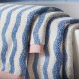 Heart and Soul Wavy Cotton Towel - thumbnail 3
