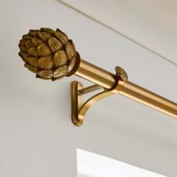 Artichoke Fixed Metal Eyelet Curtain Pole with Rings - thumbnail 1