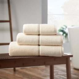 Bianca Satin Stitch Towel - thumbnail 3