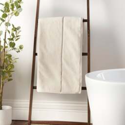 Bianca Satin Stitch Towel - thumbnail 1