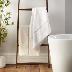 Bianca Satin Stitch Towel - thumbnail 4