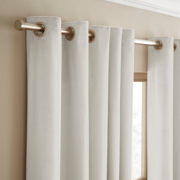 Luxe Velour Eyelet Curtains (Blackout Available) - image 1