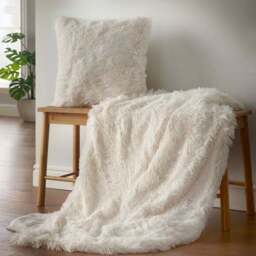 Catherine Lansfield Cuddly Deep Pile Throw Blanket - thumbnail 3
