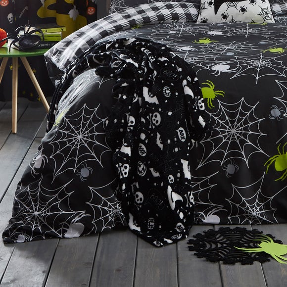 Bedlam Boo Fleece Throw Blanket 120cm x 150cm - image 1