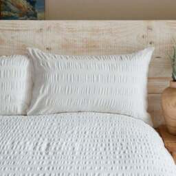 Aria Seersucker 100% Cotton Duvet Cover & Pillowcase Set - thumbnail 2