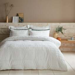 Aria Seersucker 100% Cotton Duvet Cover & Pillowcase Set - thumbnail 1