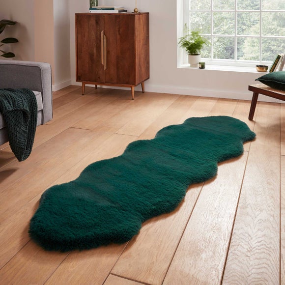Super Teddy Faux Sheepskin Rug - image 1