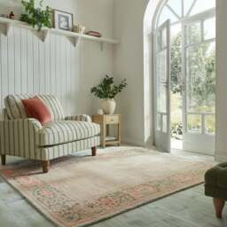 Mimi Traditional Border Rug - thumbnail 1