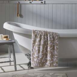 Dreams n Drapes Sandringham Cotton Towel - thumbnail 1