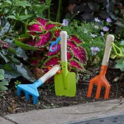 Smart Garden Kids Gardening Tool Set - thumbnail 4