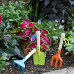 Smart Garden Kids Gardening Tool Set - thumbnail 3