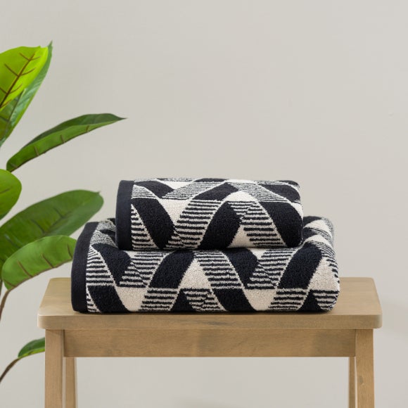 Zig Zag Cotton Towel - image 1