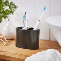 Ceramic Ribbed Electric Toothbrush Holder - thumbnail 1