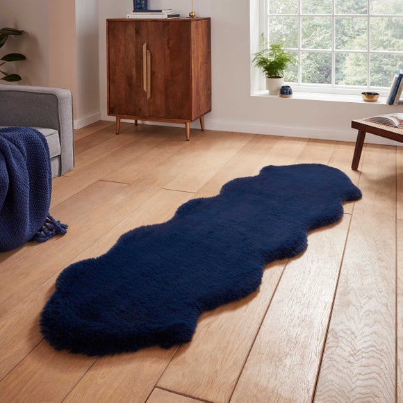Super Teddy Faux Sheepskin Rug - image 1