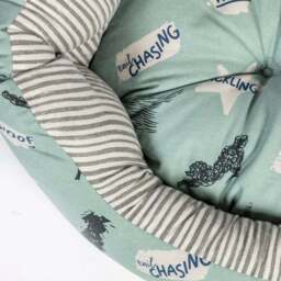 Battersea Playful Dogs Deluxe Slumber Dog Bed - thumbnail 3