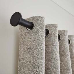 Stepped Stud Fixed Metal Curtain Pole with Rings - thumbnail 4
