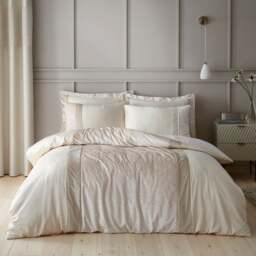 Beverley Duvet Cover and Pillowcase Set - thumbnail 1