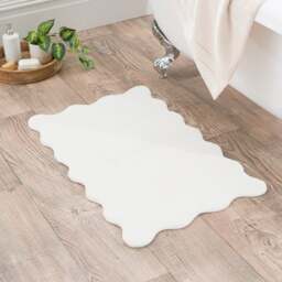 Scalloped Bath Mat - thumbnail 1