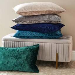 Crushed Velour Piped Pillowcase - thumbnail 3