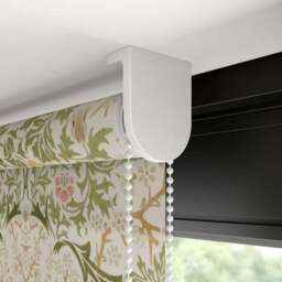 William Morris at Home Blackthorn Daylight Made to Measure Roller Blind - thumbnail 4