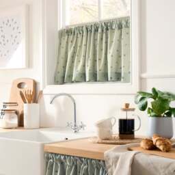 Bees Café Style Unlined Slot Top Single Curtain