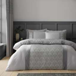 Roselyn Duvet Cover & Pillowcase Set - thumbnail 1