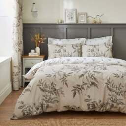 Bridget Etched Floral 100% Cotton Oxford Pillowcase - thumbnail 2