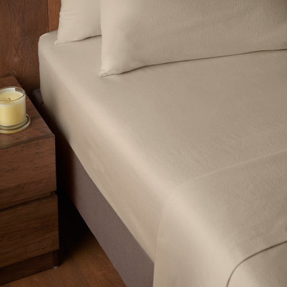 Soft & Cosy 100% Brushed Cotton Fitted Sheet - image 1