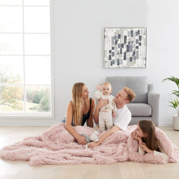 Cuddly Faux Fur Supersize Family Throw Blanket 245cm x 280cm - image 1