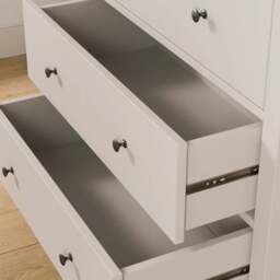 Lynton 3 Drawer Chest - thumbnail 3