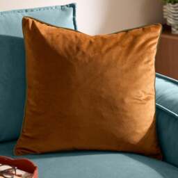 Furn. Square Cushion - thumbnail 1