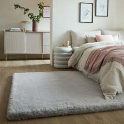 Ivy Luxury Supersoft Faux Fur Rug