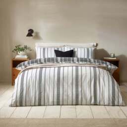 Catherine Lansfield Harbour Stripe Polycotton Duvet Cover & Pillowcase Set - thumbnail 5