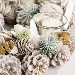 Winter Frost Candle Holder Wreath - thumbnail 3