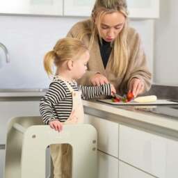 Tutti Bambini Helping Hands Montessori Toddler Learning Tower - thumbnail 3