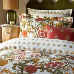 Ishana Reversible Duvet Cover and Pillowcase Set - thumbnail 2