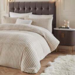 Paoletti Alpine Faux Fur Duvet Cover and Pillowcase Set - thumbnail 3