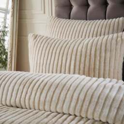 Paoletti Alpine Faux Fur Duvet Cover and Pillowcase Set - thumbnail 2